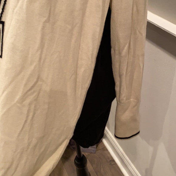 Banana Republic woman “7” sweater NWT - Picture 7 of 8